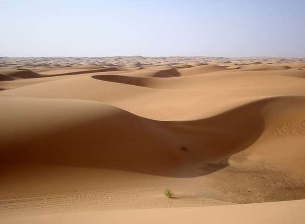 photo of Mauritania, desert around Chinguetti, sand dunes
