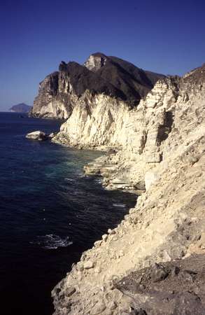 photo of South Oman, West of Salalah, along the road towards the the Yemeni border, Mughsail, The Whale's Mouth, limestone rocks and sea blowholes