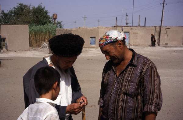 photo of Turkmenistan, Kara Kum desert, around Yerbent (Jerbent), Turkmen men