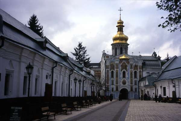 photo of Ukraine, Kiev, Perchersk Lavra, the Caves monastery complex contains numerous churches, towers, a printing works, miles of maze like underground tunnels containing more churches, ancient crypts, ecclesiastical objects, and some of Kiev's riches museums