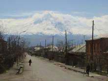 Armenie Armenia Ararat berg gezien vanaf de weg tussen Yerevan en het Khor Virap klooster