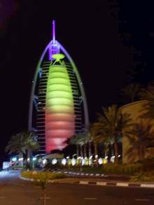 Dubai Emiraten Burj al Arab hotel by night