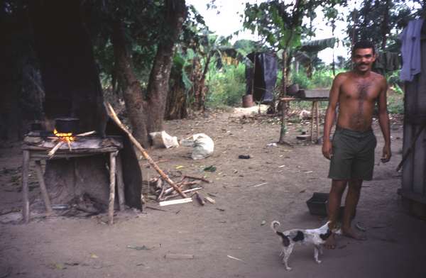 photo of Western Cuba, Cuban tobacco worker in his village in the region of Pinar del Rio