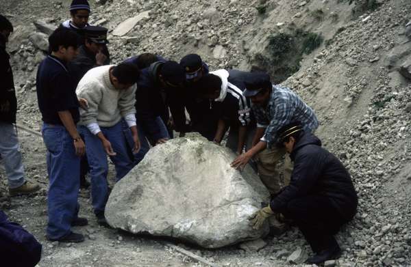 photo of Ecuador, around Cuenca, train Riobamba - Alausi, train ride “Nariz del Diablo”, removing a rock on the railway tracks