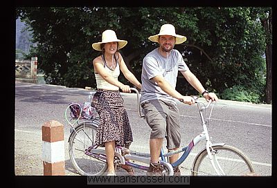 photo of China, Yangshuo, on a tandem with Lisa, Hans Rossel