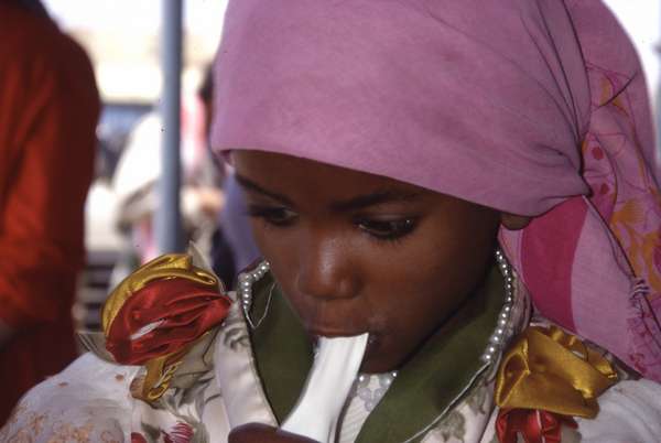 photo of South Yemen, Wadi Hadramaut, Yemeni girl