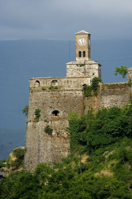 Albania photo: Gjirokastra (Gjirokaster), Citadel fortress castle, clock-tower, terrace, walls and fortifications. 