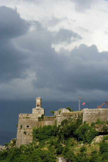 Albania photo: Gjirokastra (Gjirokaster), Citadel fortress castle, clock-tower, terrace, walls and fortifications. 