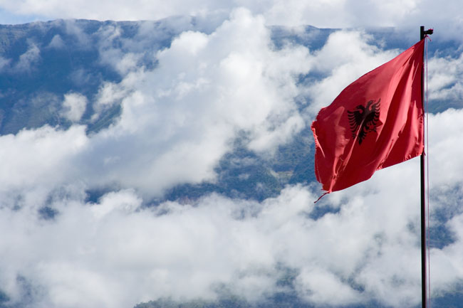 Photo Albanian flag of Albania with clouds