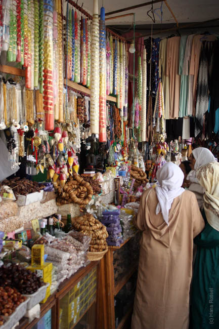 morocco-women-shopping-4621